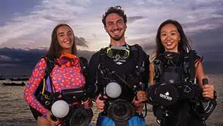 crystalimageskohtao.com-underwater-videographers-smile-on-the-beach-kohtao-thailand